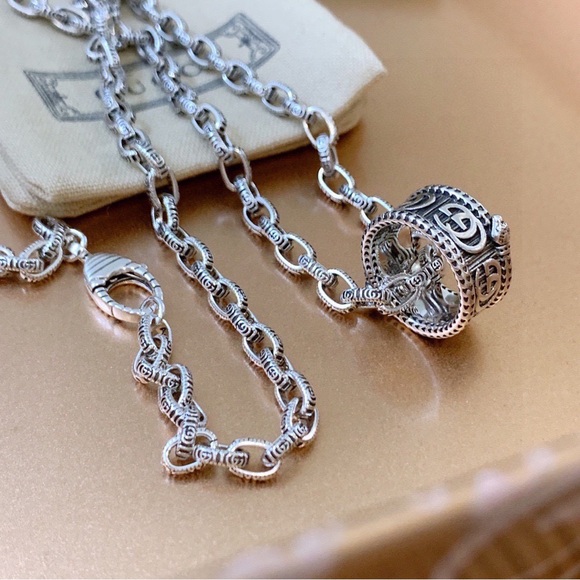 Gucci Silver Pendant Chain Necklace - Picture 3 of 9